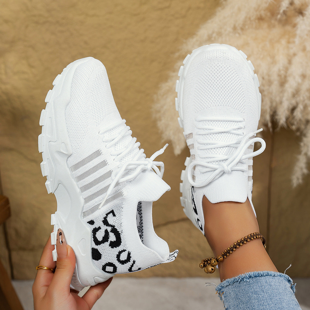 ⚡️ Add color to your walk: Your new feel-good sneaker!