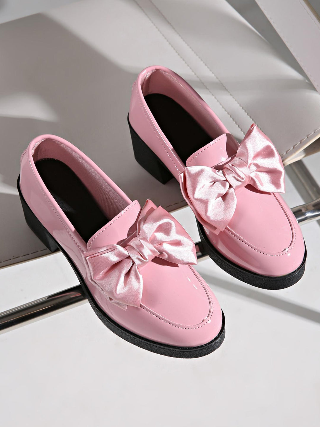 Pink Lackloafer with satin bow by CheapSeasons, featuring a glossy finish and stylish design for a chic look.