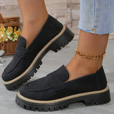 CheapSeasons Ikonische Chunky Loafer in mattem Dunkelrot, stylish slip-on footwear with a chunky sole and sleek matte finish.