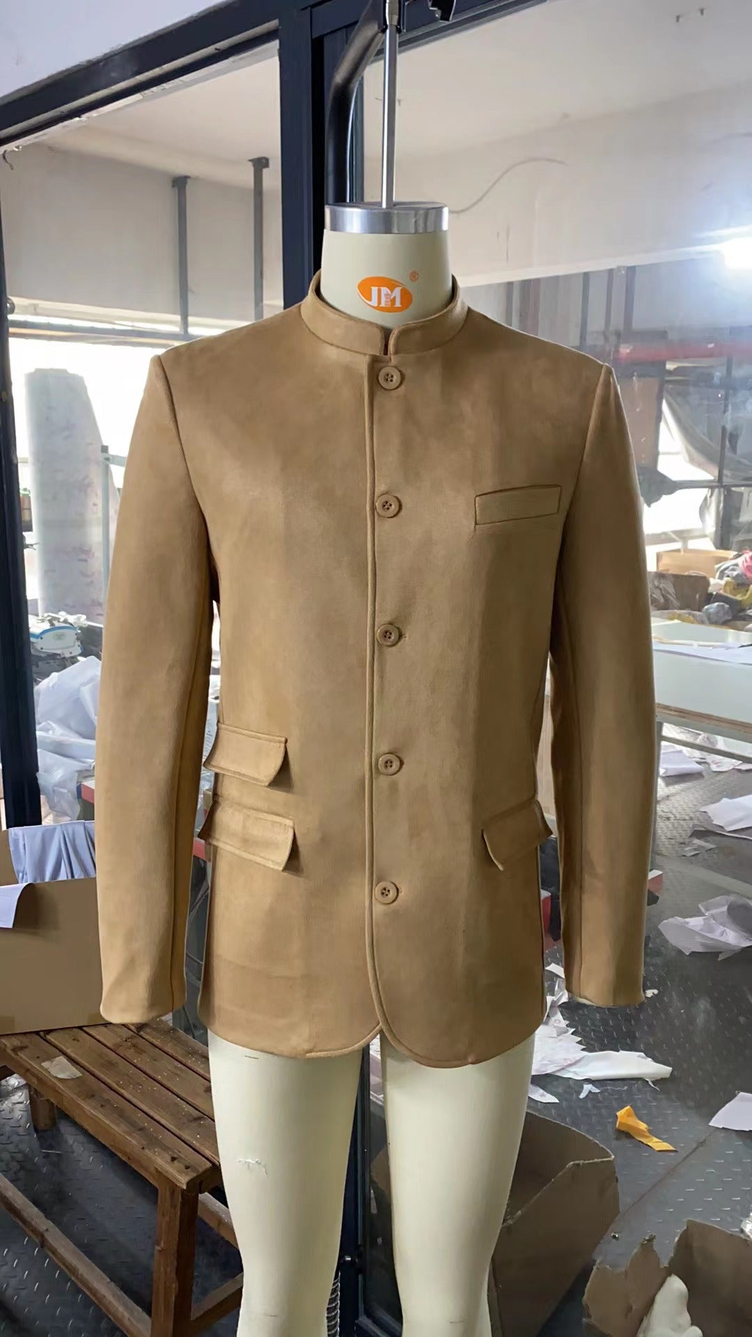 The new gentleman's standard: a suede jacket with a stand-up collar.