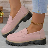 Matte dark red CheapSeasons Ikonische Chunky Loafer with sleek design and sturdy sole, stylish footwear for casual or professional wear.