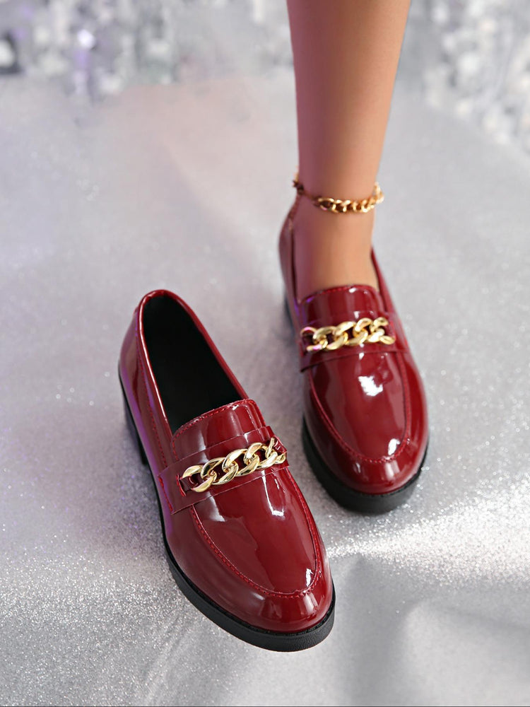 Pink lackloafer from CheapSeasons with satin bow, stylish slip-on shoe featuring a bow detail for a chic look.