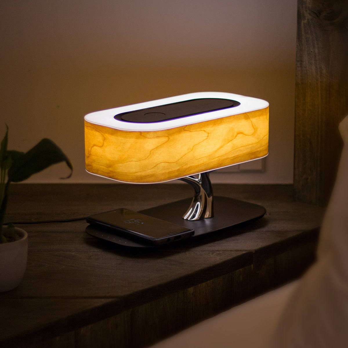 Creative Luxury Tree Light Table Lamp Bluetooth-Compatiable Music Speaker and wireless charging