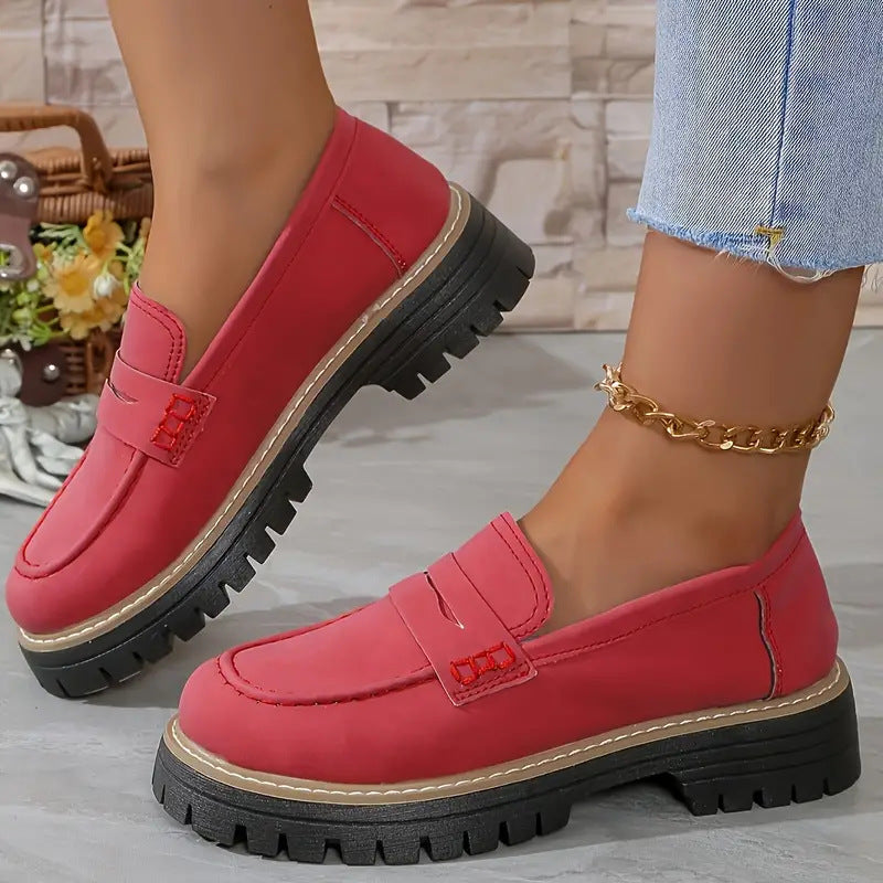 Dark red CheapSeasons Ikonische Chunky Loafer with a matte finish, featuring a chunky sole and classic slip-on design on a neutral background.