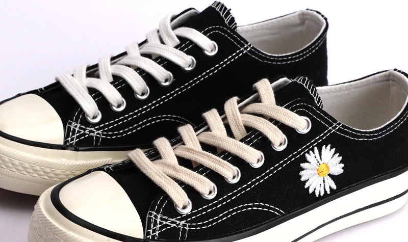 Premium cotton sneaker laces – flat classic look for Chucks & sports shoes - CheapSeasons