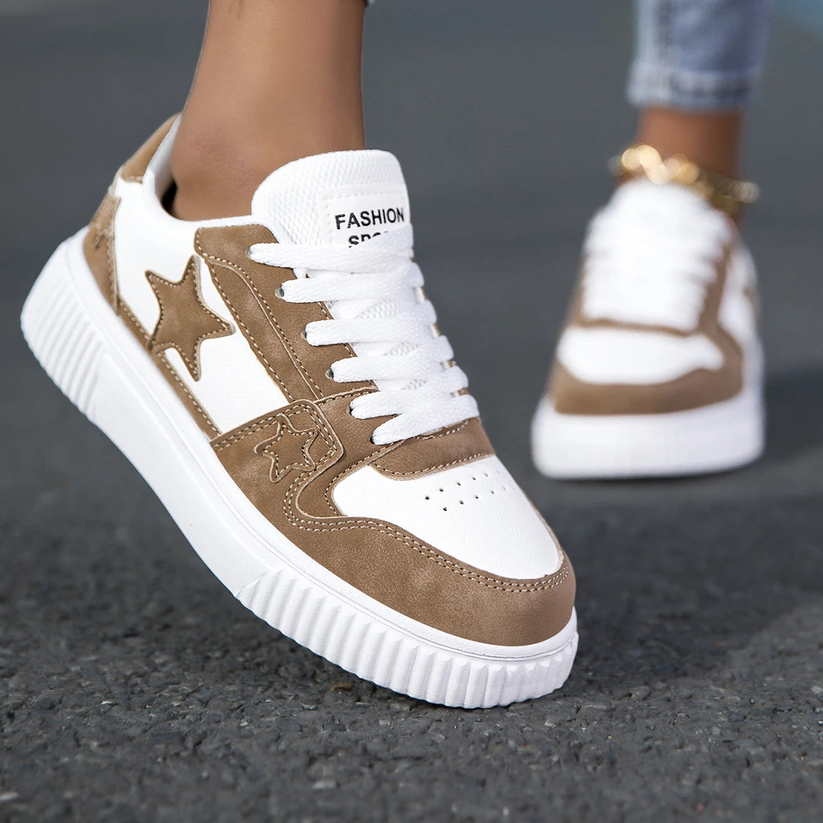 ⭐ Get the star look! Stylish women's sneakers with a star motif. Your must-have for street style! 👟✨ - CheapSeasons