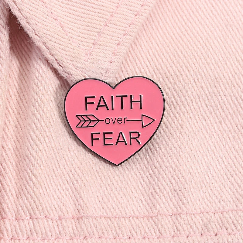 "Faith over Fear" Heart Brooch – Elegant enamel design as a symbol of courage and trust - CheapSeasons
