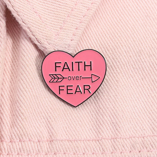 "Faith over Fear" Heart Brooch – Elegant enamel design as a symbol of courage and trust - CheapSeasons