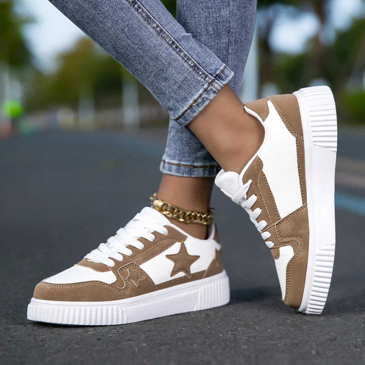 ⭐ Get the star look! Stylish women's sneakers with a star motif. Your must-have for street style! 👟✨ - CheapSeasons