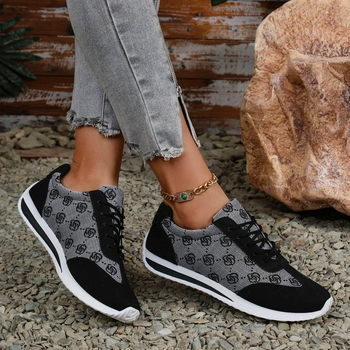 Luxury sneakers with a floral design! Discover the exclusive designer look for women. - CheapSeasons
