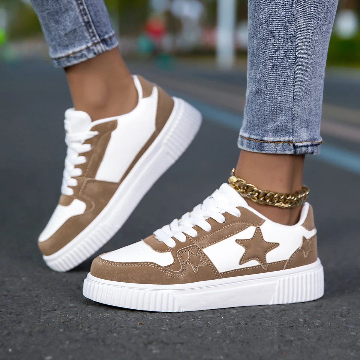 ⭐ Get the star look! Stylish women's sneakers with a star motif. Your must-have for street style! 👟✨ - CheapSeasons