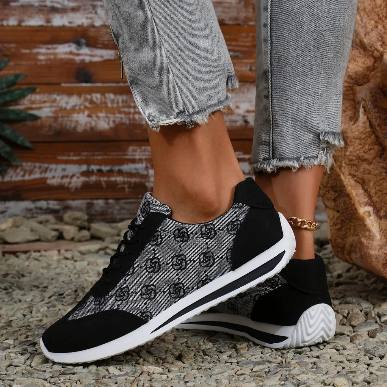 Luxury sneakers with a floral design! Discover the exclusive designer look for women. - CheapSeasons
