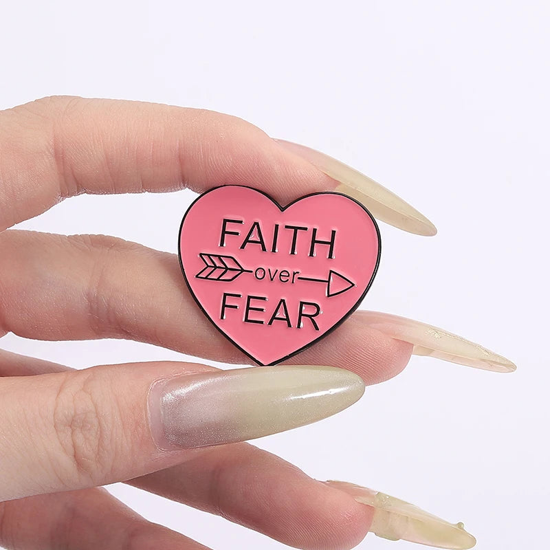 "Faith over Fear" Heart Brooch – Elegant enamel design as a symbol of courage and trust - CheapSeasons